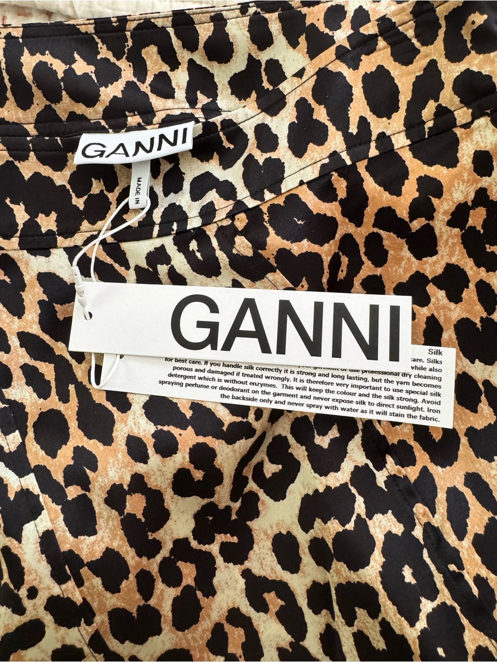 Ganni Leopard Print Midi Silk Skirt - Picture 2 of 5